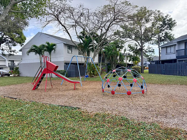 2305 Seaside Dr — Photo 15