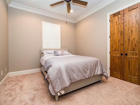 4th image of 140 Ironwood Plantation Blvd