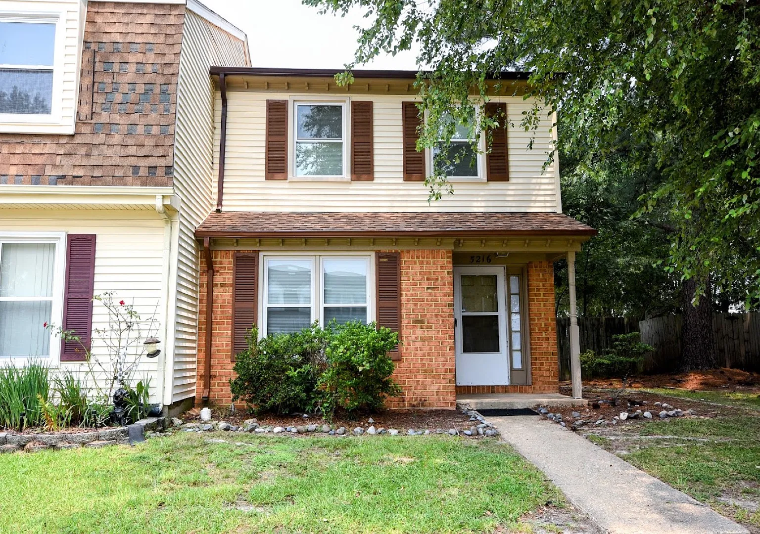 2 bed, 2.5 bath, 1088 sqft, $2,000 — Photo 1