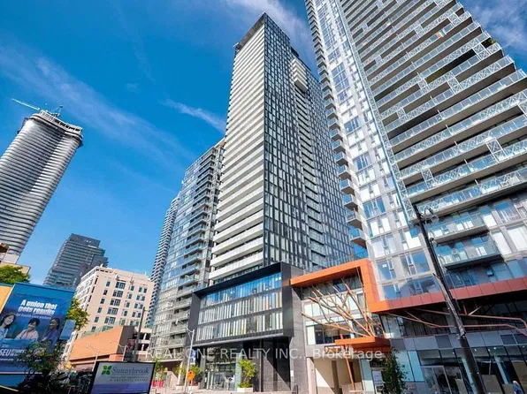 28 Wellesley St E, Toronto, ON
