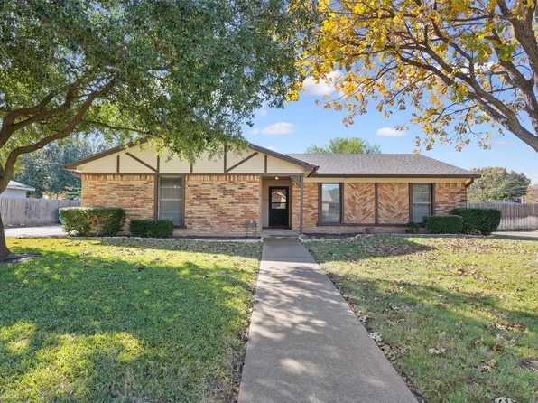 213 Bowie Ln, Hewitt, TX 76643
