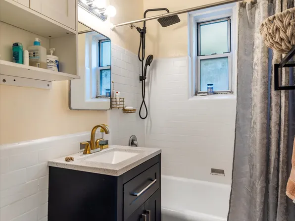 55-03 31st Avenue image 8 of 12