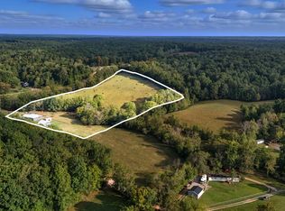 1215 Ennis Branch Rd, Mc Ewen, TN 37101