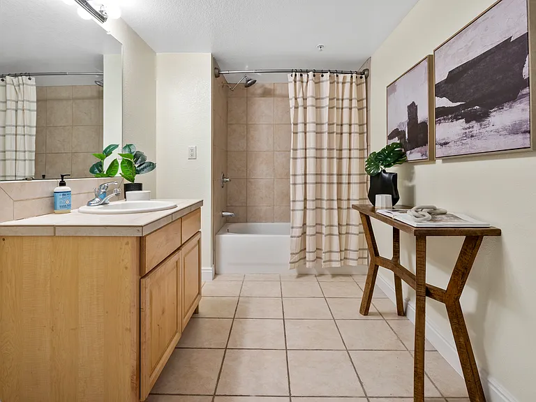 2901 Wyandot St #19 — Photo 6