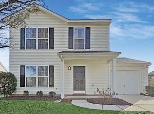 1104 Jordans Pond Ln, Charlotte, NC 28214