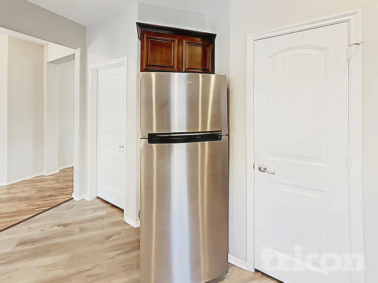 1216 Alder Tree Ln — Photo 5