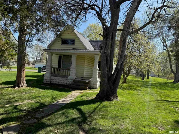 101 Marilyn Ave, Centralia, IL 62801