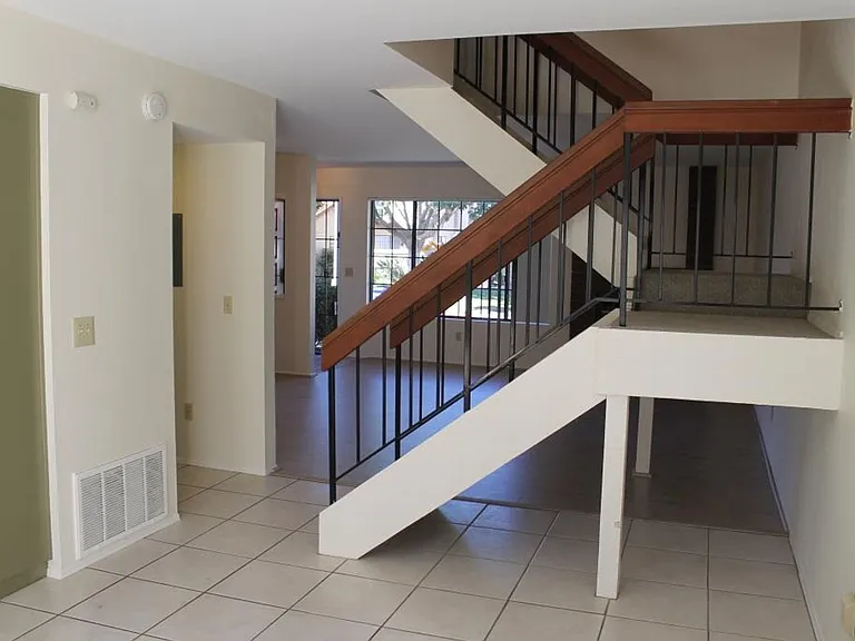 6822 Briarwood Dr — Photo 5