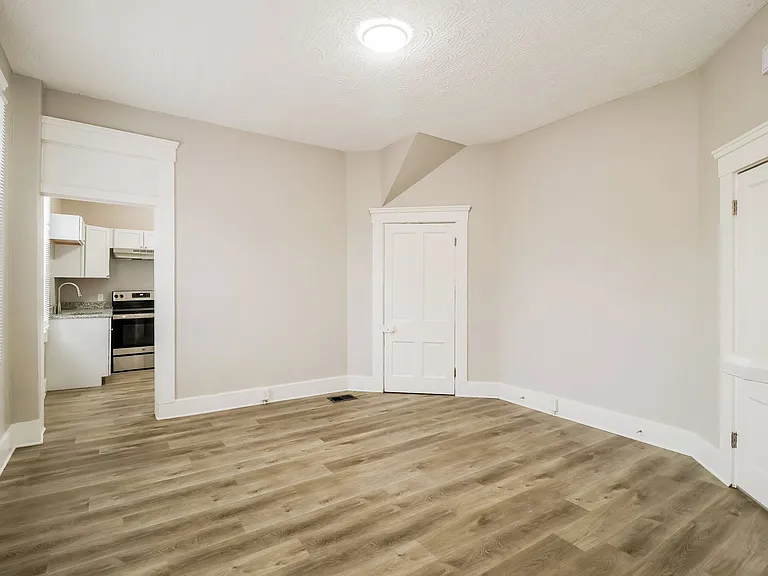 963323_019_dining_room_13076555.jpg