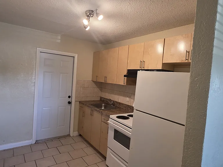 848 NW 10th St #844 — Photo 23