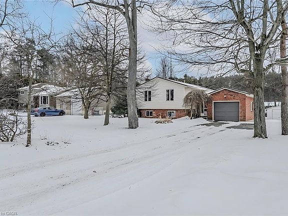 3rd image of 13 Ridgeway Ave