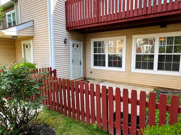 80 Woodbine Ct #P-11, Horsham, PA 19044