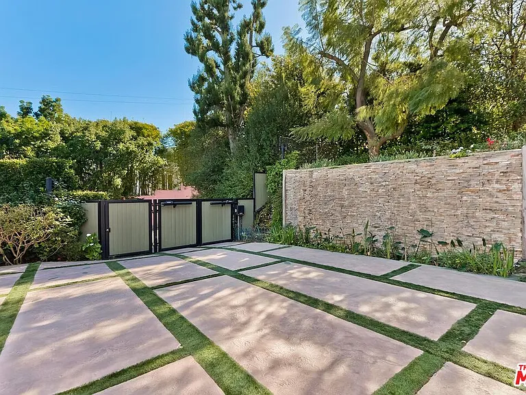 2841 Montcalm Ave — Photo 66