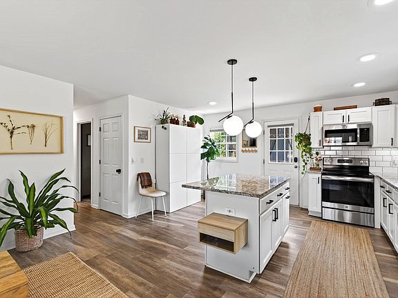 3rd image of 917 Carlisle St