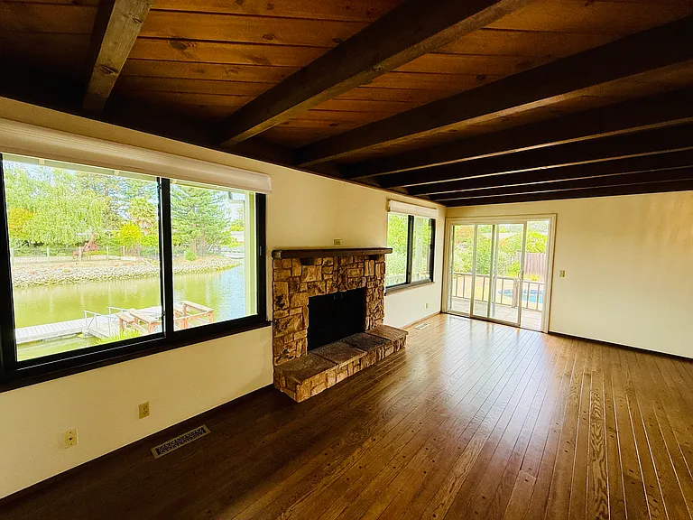 763 Lewis Way — Photo 3