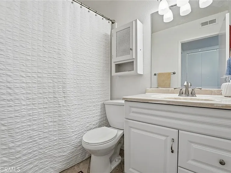104 Oval Rd — Photo 7