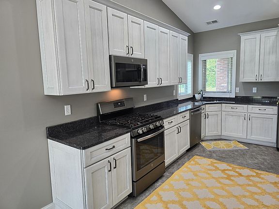 5th image of 6245 Parks Edge Dr