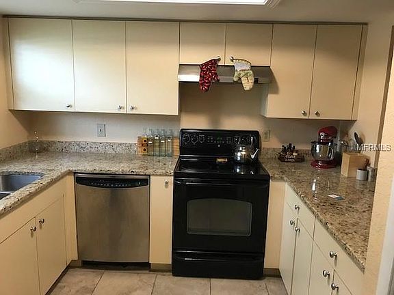 4th image of 2629 Linda St