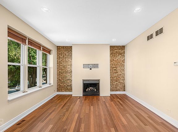 3rd image of 4246 N Spaulding Ave APT 1A