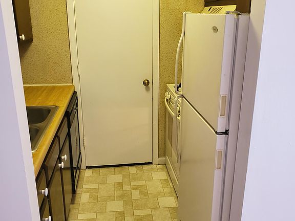 2nd image of 5149 Overland Dr APT I