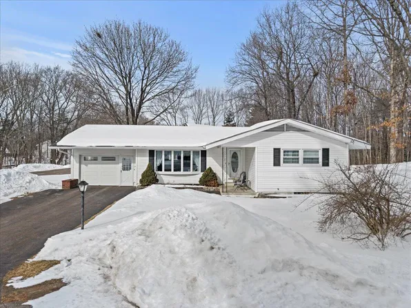 10 George Avenue, Sanford, ME 04073