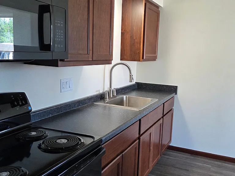 240 Main St — Photo 6