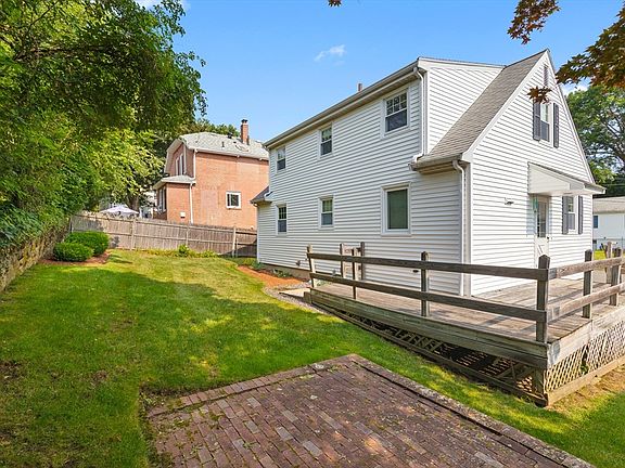 5th image of 10 Cummings Ave