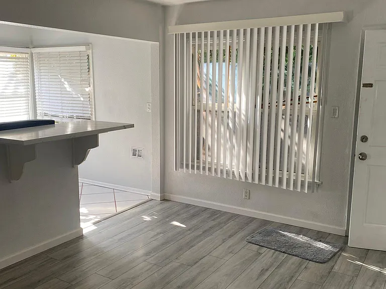 545 Washington Blvd #1 — Photo 3