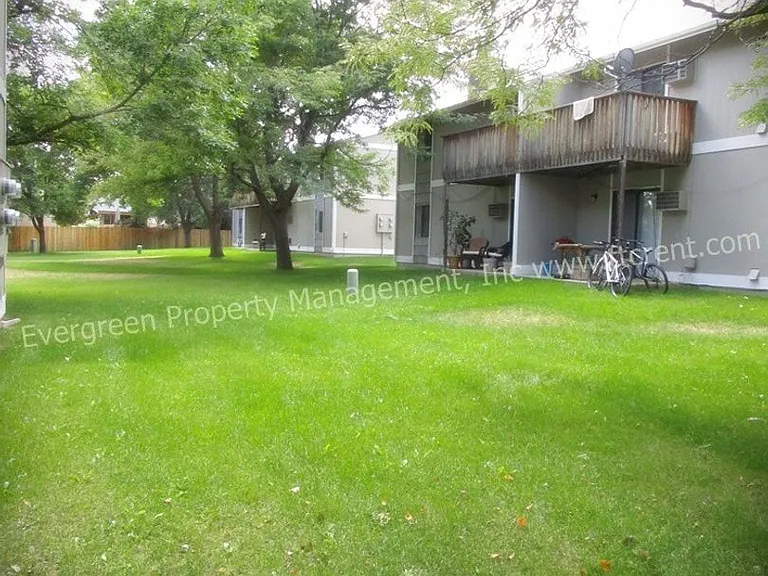 Q-02 — Photo 25