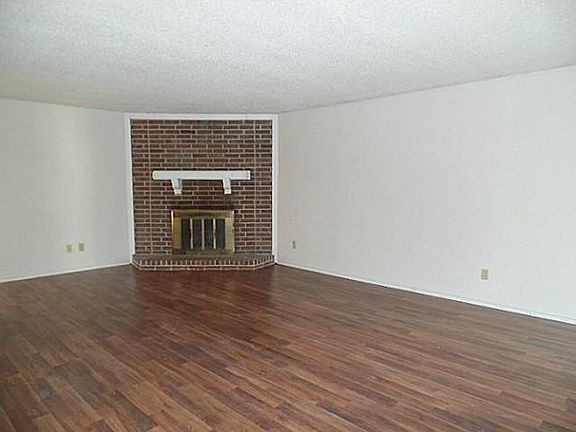 3rd image of 5313 Wyrick Ln