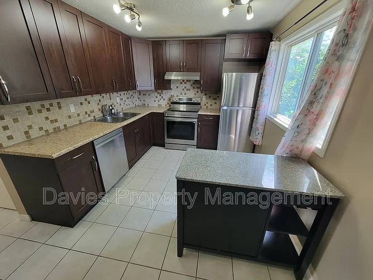 18104 93rd Ave NW — Photo 3