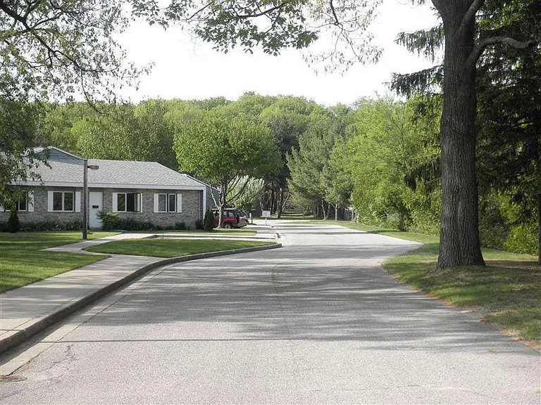 Windmere Pines Apartments — Photo 8