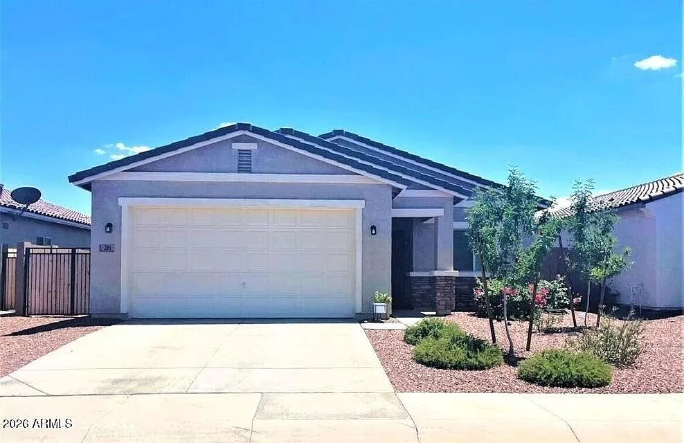 3 bed, 2.0 bath, 1349 sqft, $1,950 — Photo 1