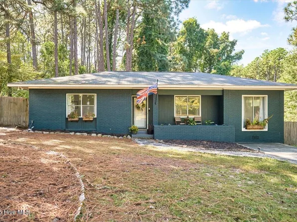 580 W Maine Avenue, Southern Pines, NC 28387