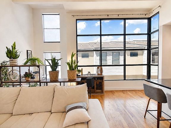 4th image of 1025 Bonner St #1025