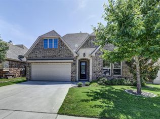 312 Spring Run Dr, Decatur, TX 76234