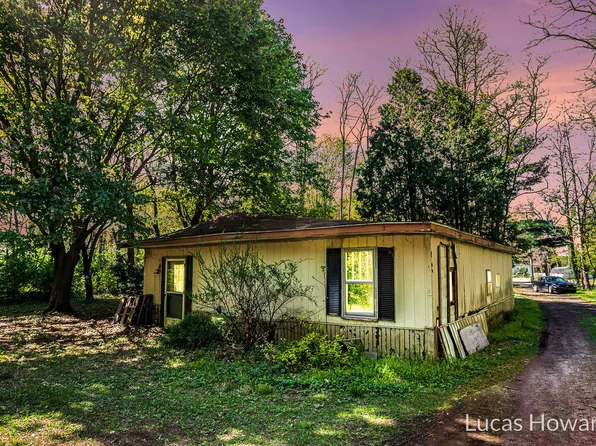 67113 Oxbow Dr, Constantine, MI 49042