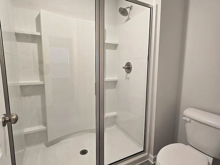 1063 Linsmore Ave — Photo 7