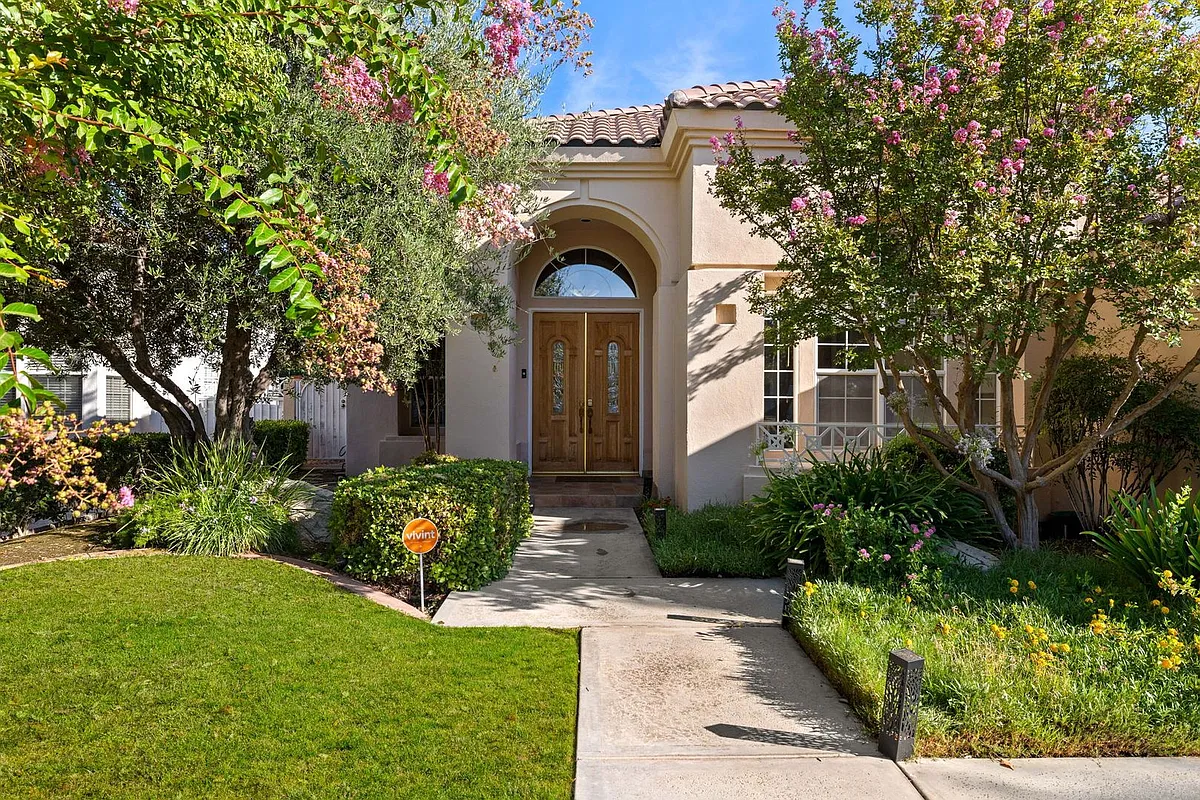 Building Photo - 10904 Rockridge Way