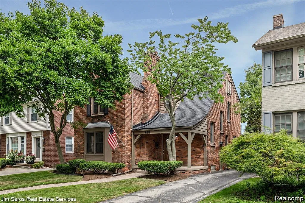 3 bed, 2.5 bath, 2046 sqft, $3,400 — Photo 2