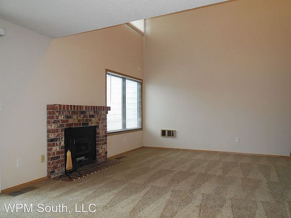4th image of 21654 14th Ave S APT G5