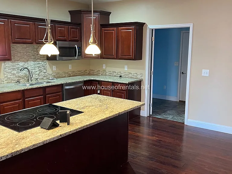 305 McVicker Dr #1 — Photo 7