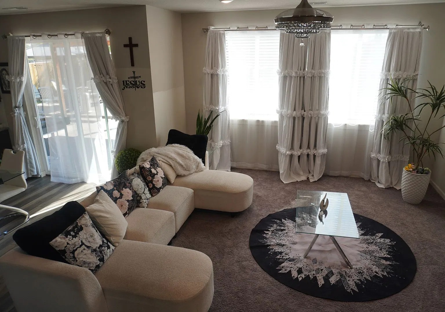 2 Story Corner Lot Home for Lease in Kennedy Farms in Ridgefield - 4201 S. Willow Dr — Photo 2