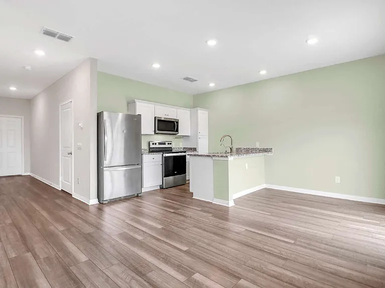 7723 Fern Holw — Photo 6
