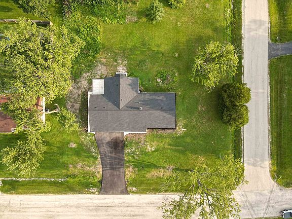 4th image of 4501 180th St