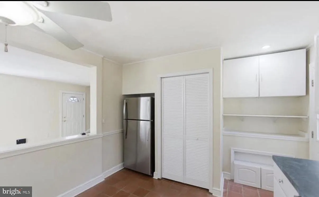 4 bed, 2.0 bath, 1326 sqft, $3,000 — Photo 4