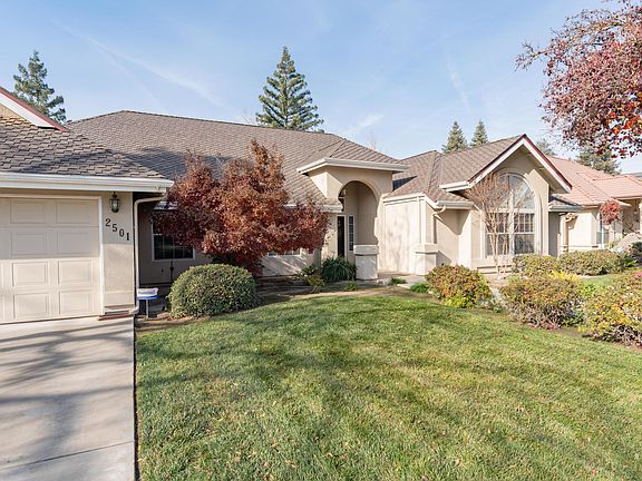 4th image of 2501 SE Cottonwood Circle