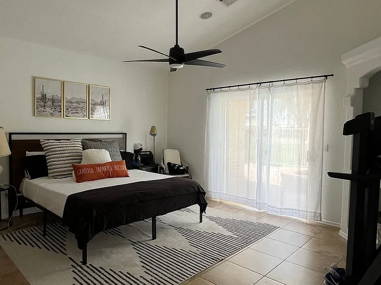 2056 E Desert Lakes Dr — Photo 9