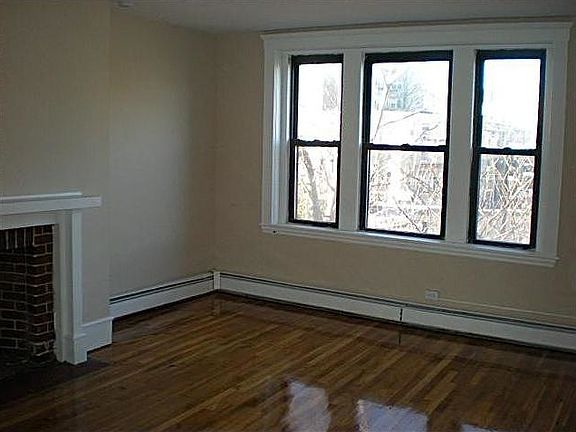 4th image of 1682 Commonwealth Ave APT 03