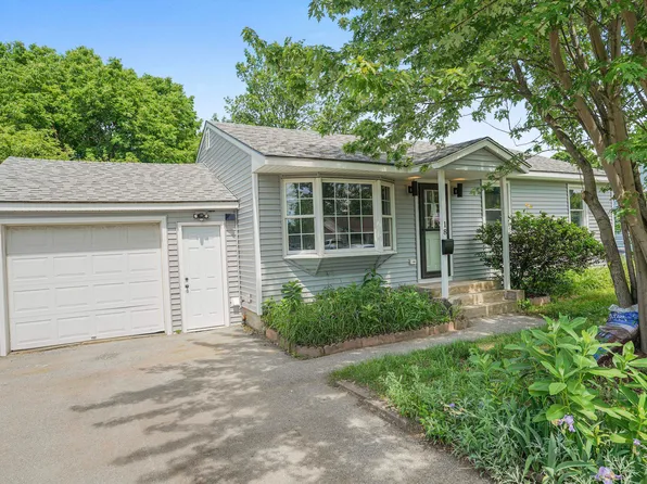 18 Turf Road, Burlington, VT 05408
